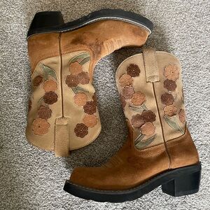 Ariat Doll Baby Chestnut Boot